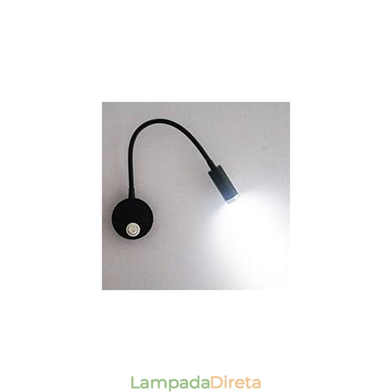A Luminária de Parede Da Luminária de Parede Da Cabeceira Da Cama De Mangueira É Iluminada Pela Luz Da Lâmpada De Leitura