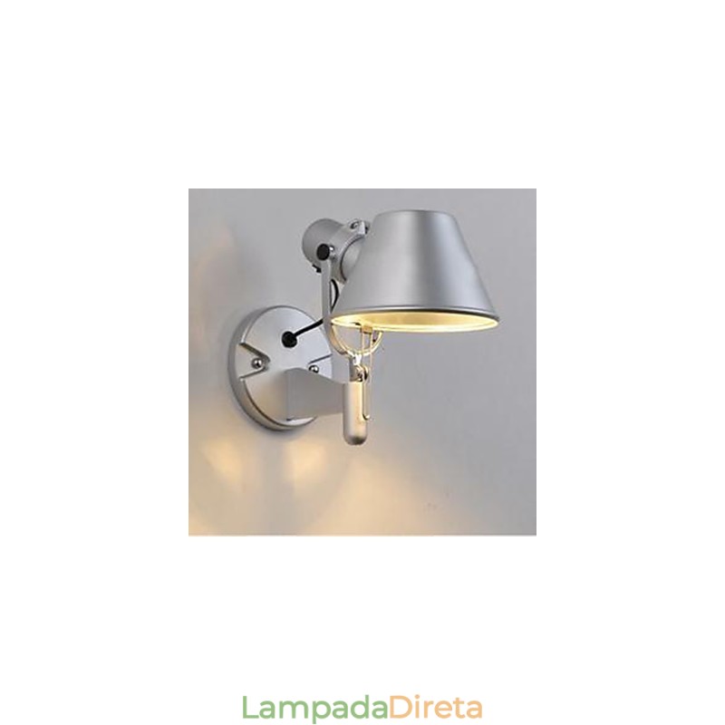 Luminária de parede moderna contemporânea prateada com proteção para os olhos e luz ambiente