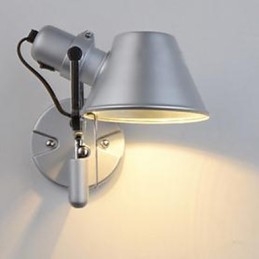 Luminária de parede moderna contemporânea prateada com proteção para os olhos e luz ambiente