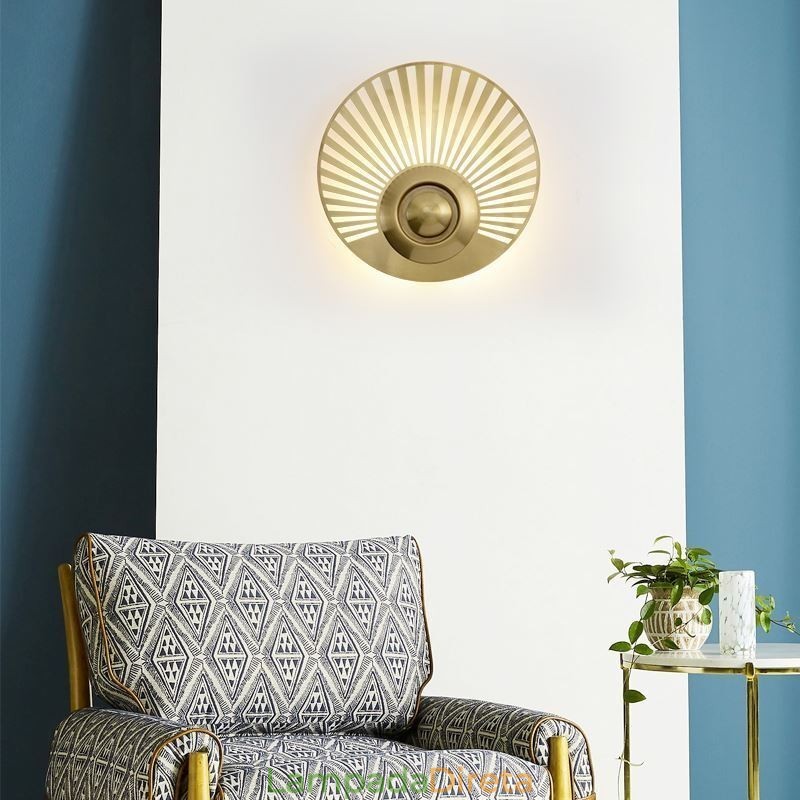 Luminária de parede nórdica de latão vazada com formato redondo