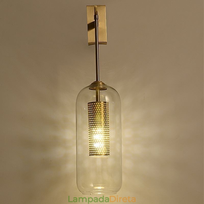 Luminária de parede nórdica de latão com cilindro oco interno e abajur de vidro