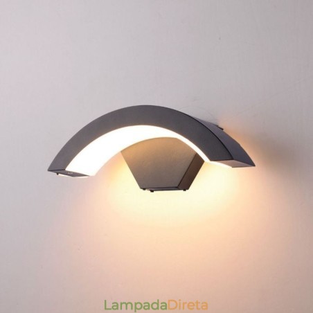 Luminária de parede minimalista de alumínio para jardim, à prova d'água, em formato de crescente Luminária de parede minimalista de alumínio para jardim, à prova d'água, em formato de crescente