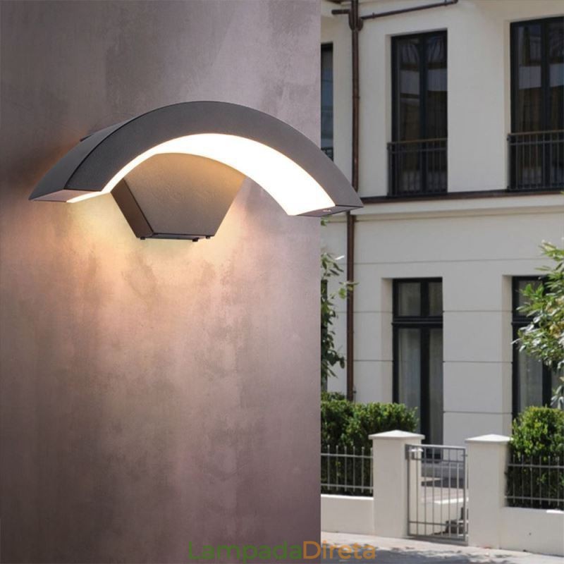 Luminária de parede minimalista de alumínio para jardim, à prova d'água, em formato de crescente