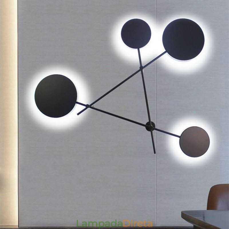 Luminária de parede moderna com formato geométrico em ferro