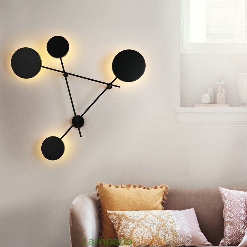Luminária de parede moderna com formato geométrico em ferro