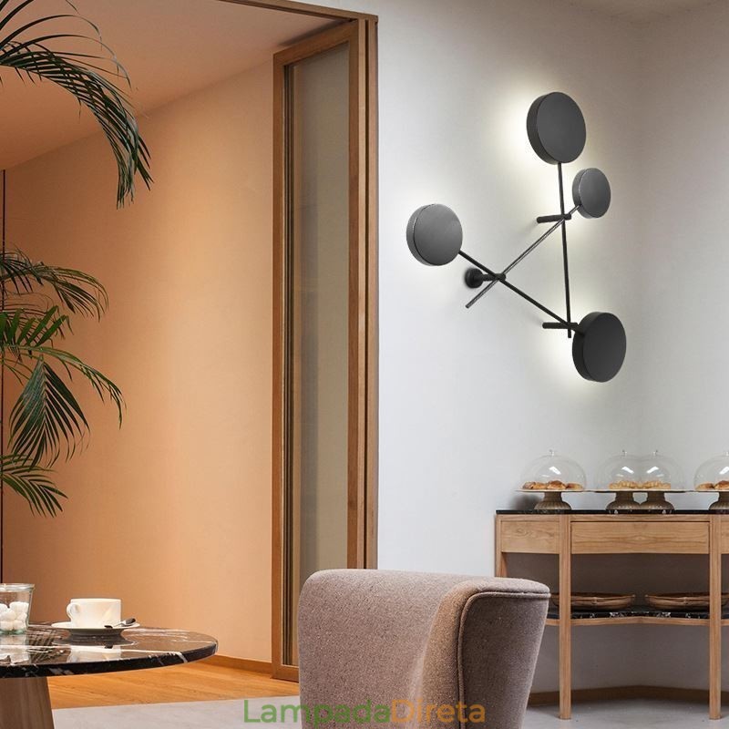 Luminária de parede moderna com formato geométrico em ferro