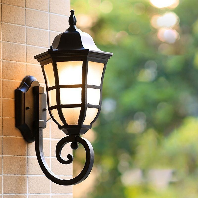 Luminária de parede europeia retrô para áreas externas, luz de parede de vidro fosco à prova d'água de cabeça única