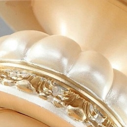 Pintura de estilo clássico tradicional em miniatura com holofotes de montagem embutida em resina