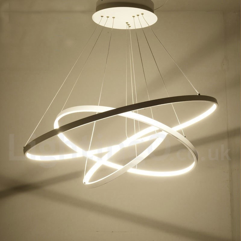 Luminária pendente regulável com controle remoto, design moderno, três anéis