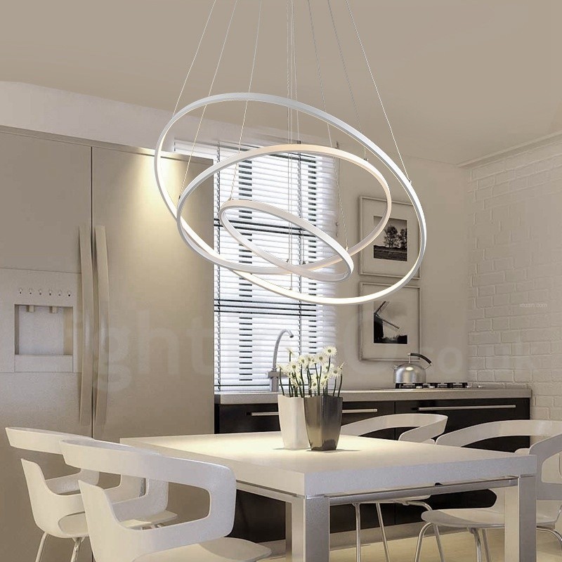 Luminária pendente regulável com controle remoto, design moderno, três anéis