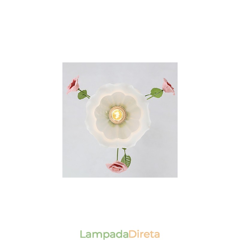 Flores e plantas de jardim do Dia dos Namorados absorvem luz de cúpula