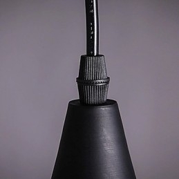 Luminária pendente aerodinâmica em preto