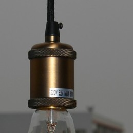 Luminária pendente de metal com pintura country