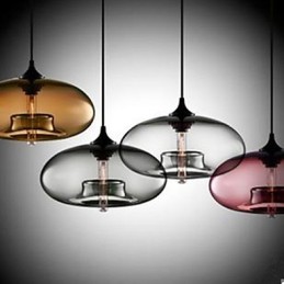 O lustre circular de vidro